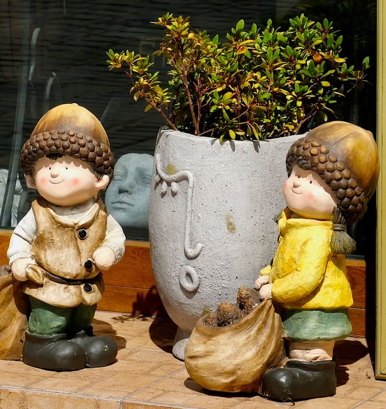 Grafitti, Posters, Shop Windows and Street Art - Gallery