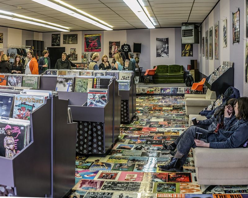 Blue Arrow Records - 2009 Grand Opening