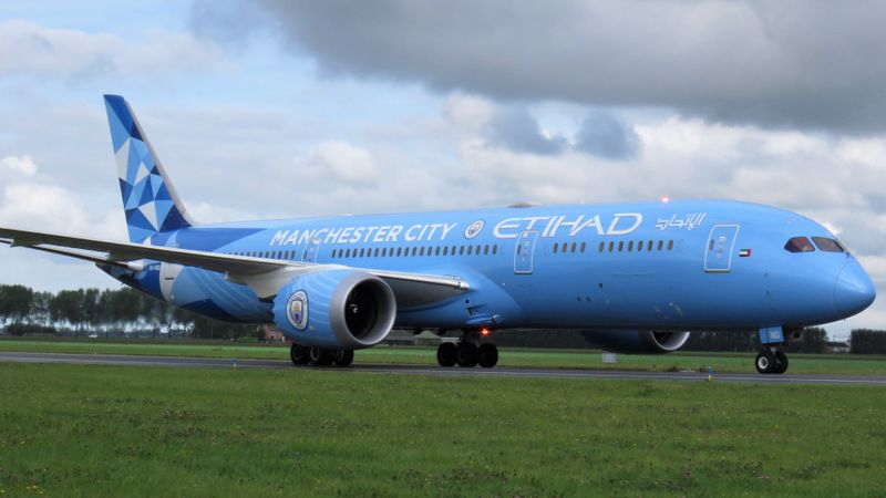 A6-BND Etihad Airways Boeing 787-9 Dreamliner - MSN 42373  Manchester City F.C. special colours