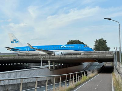 PH-EXL KLM Cityhopper Embraer ERJ-175STD (ERJ-170-200) - MSN 1700633
