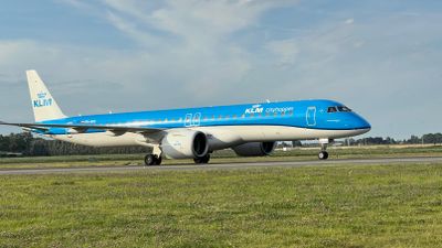 PH-NXK KLM Cityhopper Embraer E195-E2 - MSN 19020066