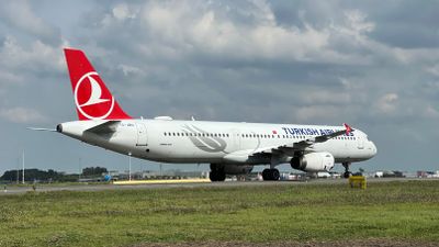 TC-JRU Turkish Airlines Airbus A321-231 - MSN 4788 - Florya