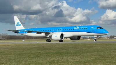 PH-NXH KLM Cityhopper Embraer E195-E2 (ERJ 190-400 STD)