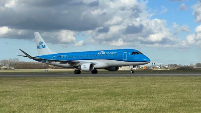 PH-EXJ KLM Cityhopper Embraer ERJ-175STD (ERJ-170-200 STD)