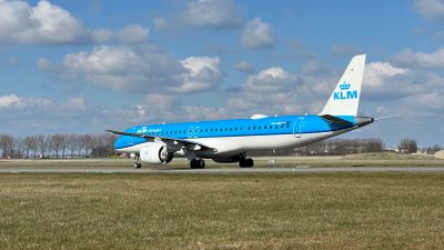 PH-NXR KLM CITYHOPPER EMBRAER E195-E2 - MSN 19020096