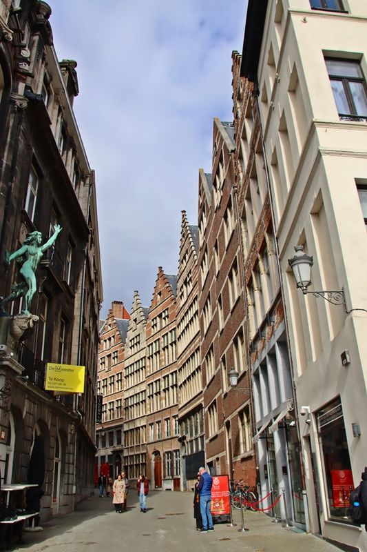 Antwerp. Kaasstraat