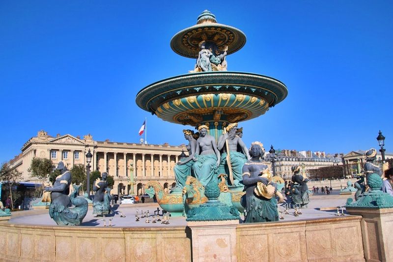 Paris. Fontaines de la Concorde