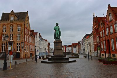 Bruges. Jan van Eyckplein