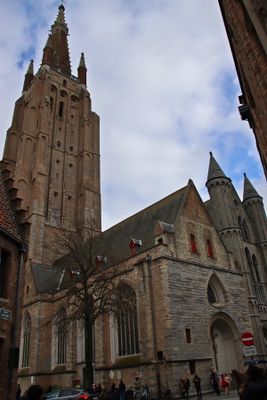 Bruges. Onze-Lieve-Vrouwekerk