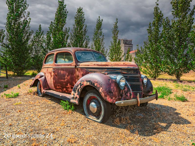 1937 Four Tudor Trunkback