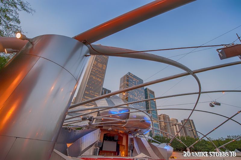 Jay Pritzker Pavilion 3.jpg
