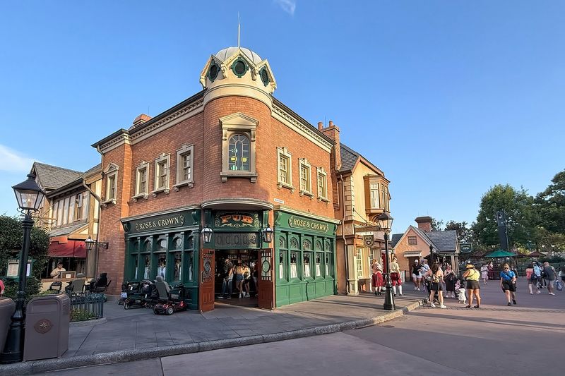 Rose & Crown Pub