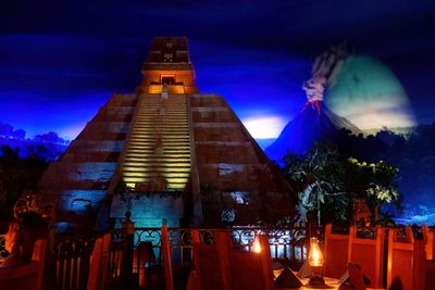 Inside Mexico's pyramid