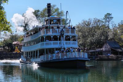 Liberty Belle steaming around the bend