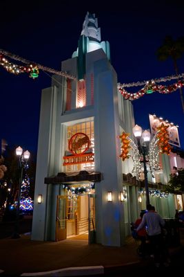 Keystone Clothiers at night