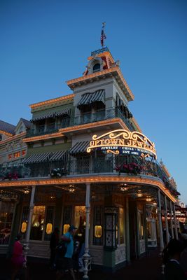 Uptown jewelers at dusk
