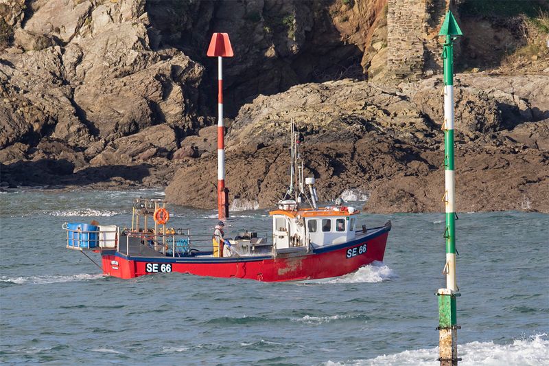 Week 49 - Hustler entering Salcombe Harbour.jpg