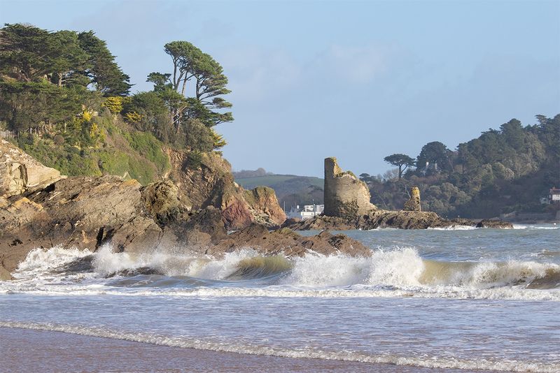 Salcombe Castle from South Sands 22-01-24.jpg