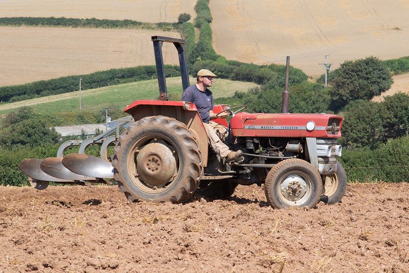 Tractors - working 10-08-25 #10.jpg