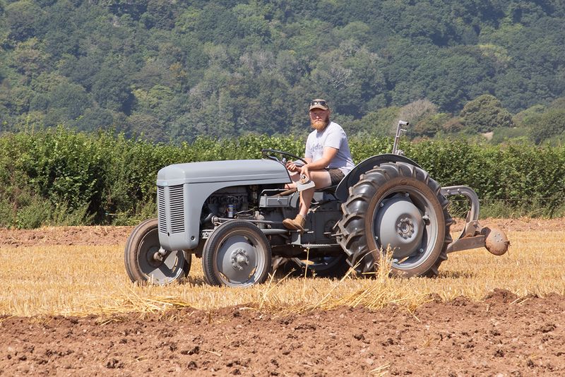 Tractors - working 10-08-25 #23.jpg