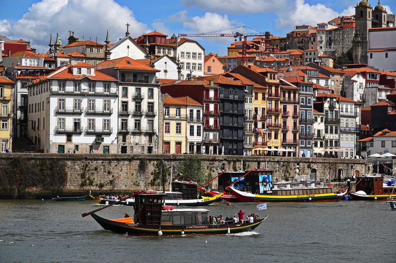 24 Porto Walking.jpg