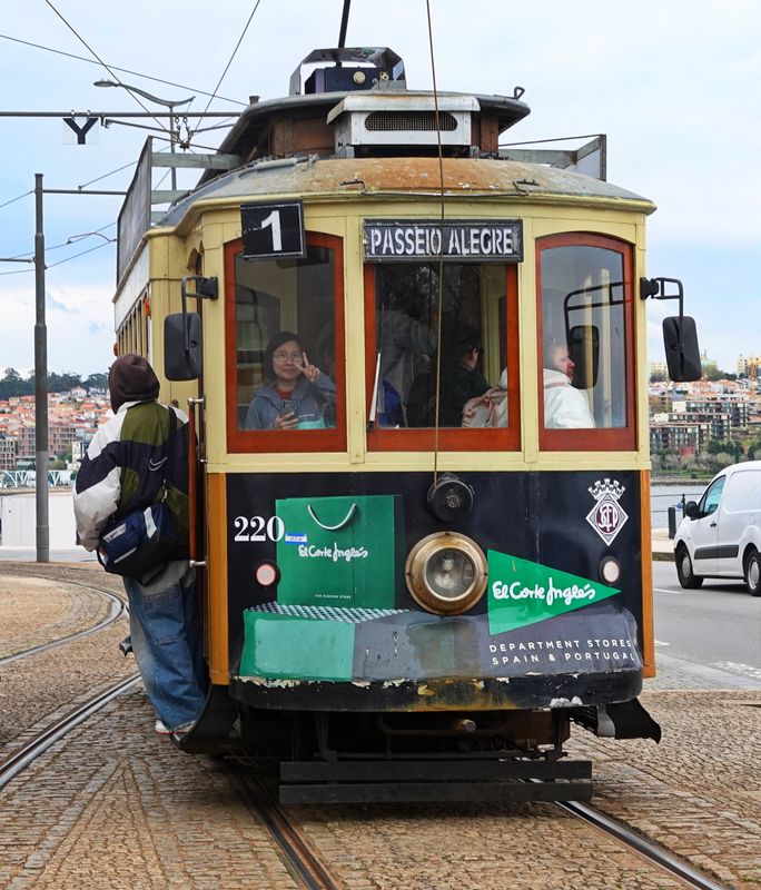 27 Porto Walking.jpg