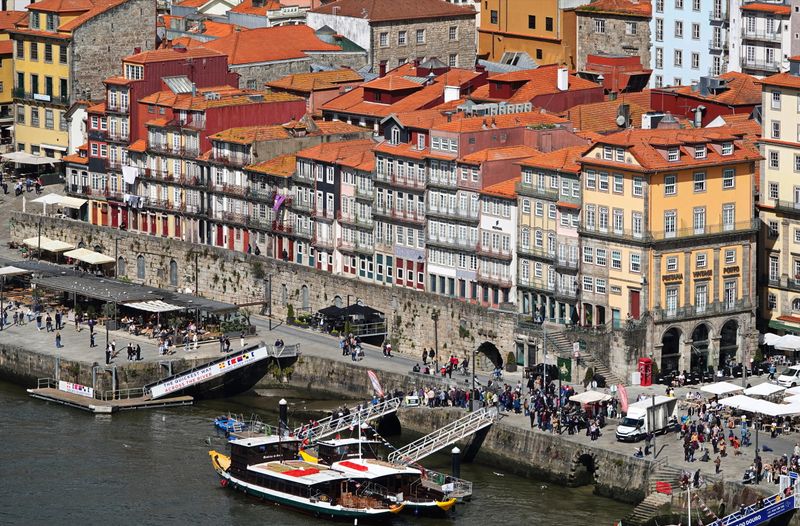 33 Porto Walking.jpg