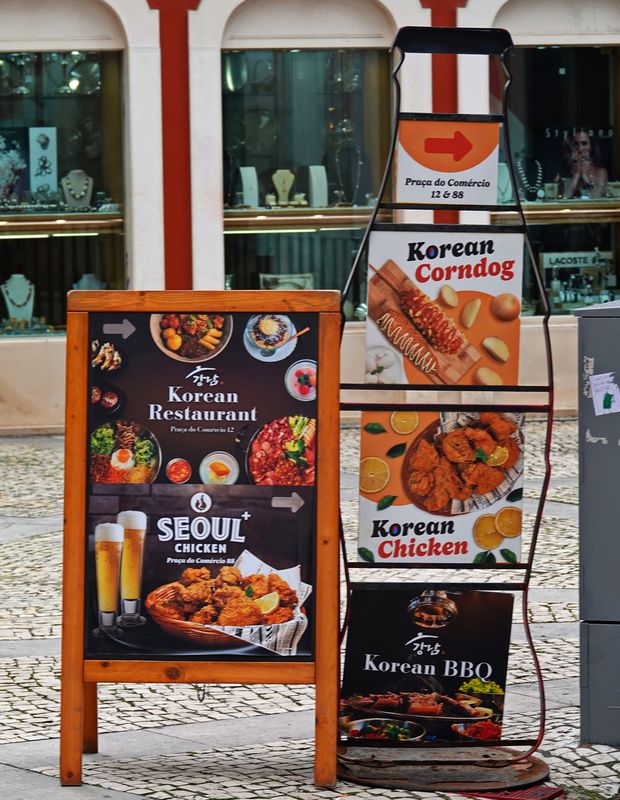 28 Coimbra University Library.jpg