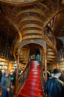10 Harry Potter Bookstore.jpg