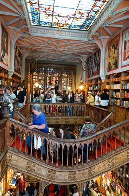 12 Harry Potter Bookstore.jpg