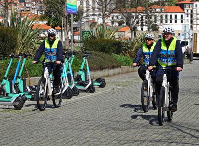 16 Porto Walking.jpg