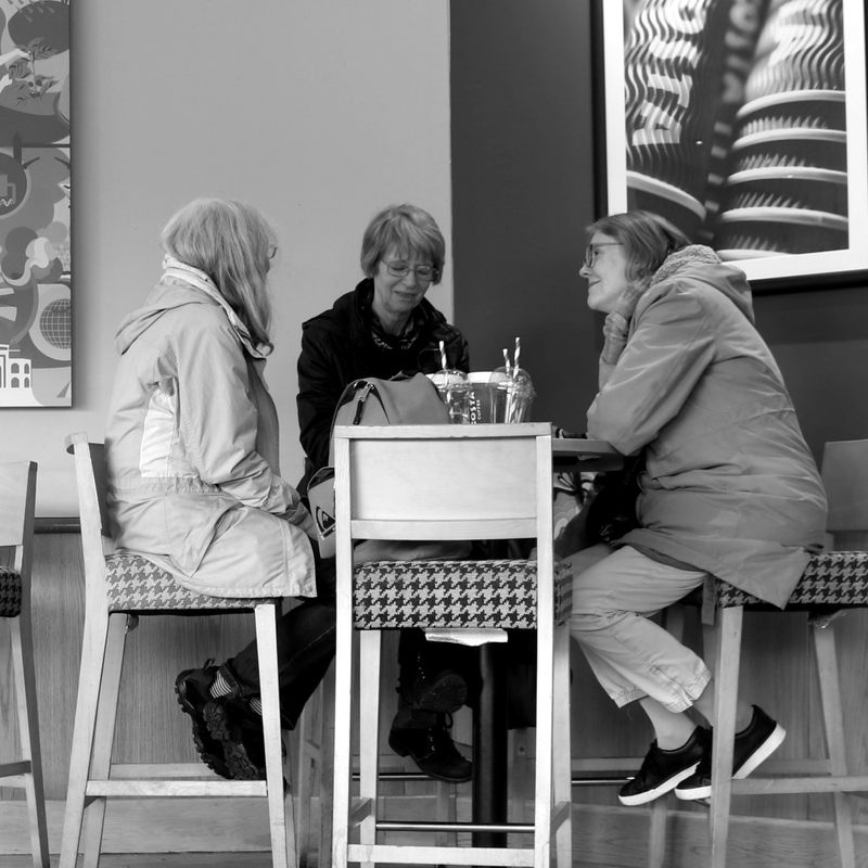 315: Chatting in Costa