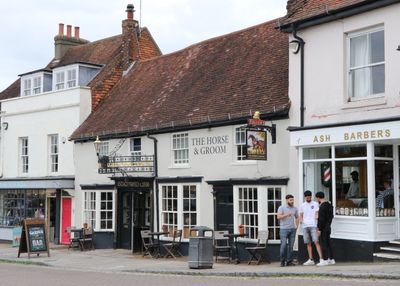 129: The Horse & Groom