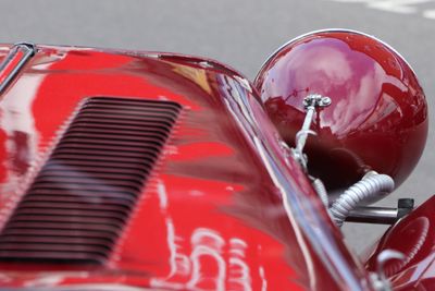 201: Red reflections