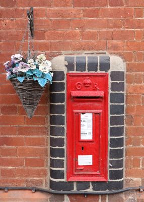 218: Post box in a wall