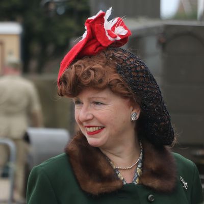 254: Vintage Snood and Fascinator