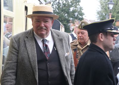 265: Man with straw hat