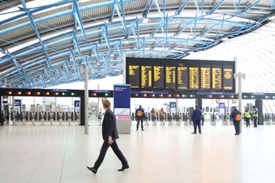 33: Concourse