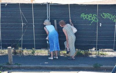 I cannot find the Nudist beach, I will ask these ladies where it is