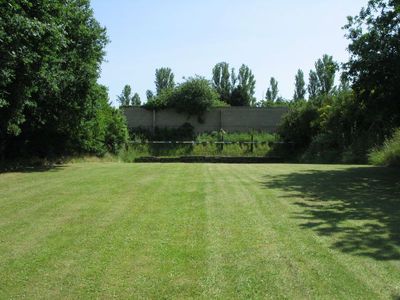 Lord Sudeley with green grass