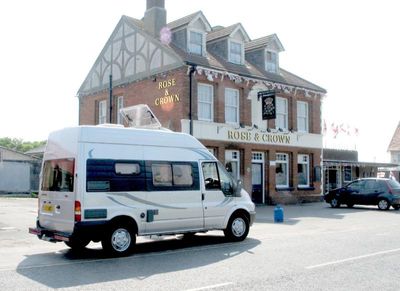 Ford Duetto outside the Rose and Crown in Leysdown
