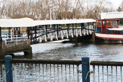 This is a normal high tide, plenty of room under the pier