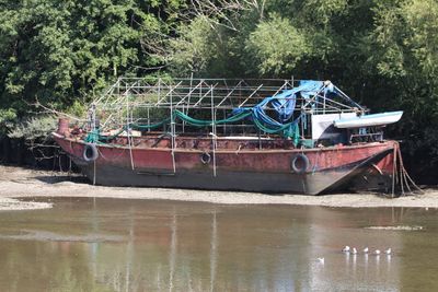 Houseboat, a big house