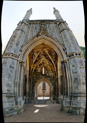 Chapel, no roof on the back