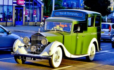 Same car, same camera, Rolls Royce mobile Cafe