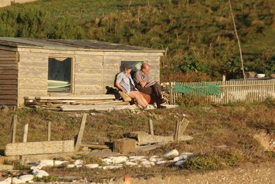 Shed builders take a tea break