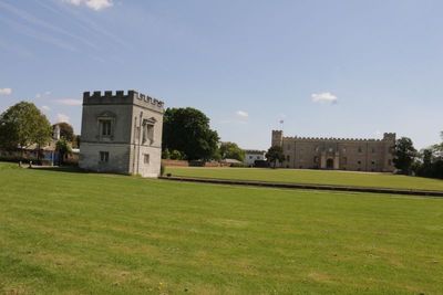 Left gatehouse