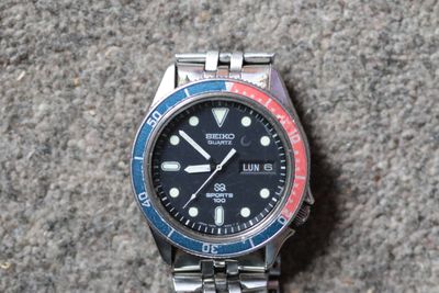 Seiko Sports 100, had this 40 or 50 years, built for the battery to last 10 years. Keeps perfect time