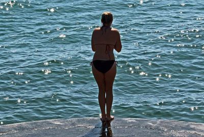 This young lady is an expert diver, a pleasure to watch