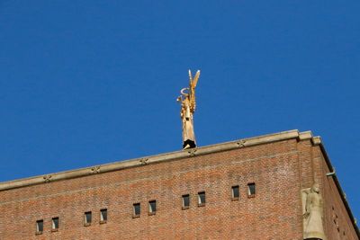 The Angel on the roof